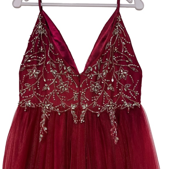 Gorgeous Prom dress in wine - Picture 12 of 13